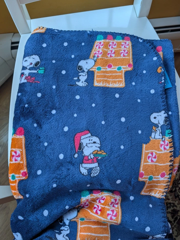 Snoopy Peanuts Doghouse Christmas Candy Cookies Reversible 50 x 70" Blue Blanket - Image 4 of 4