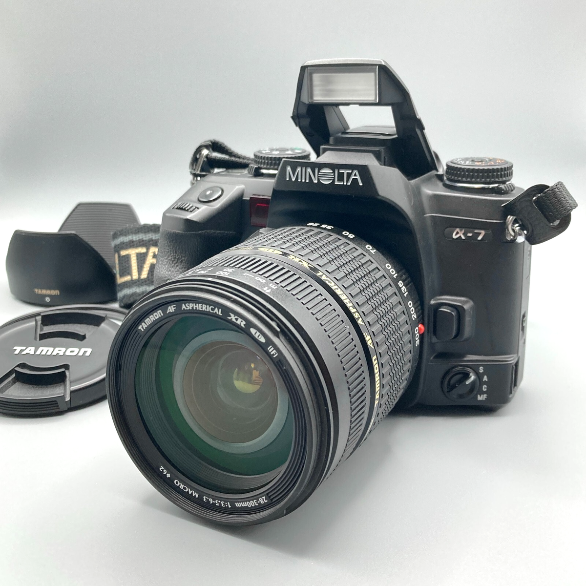 Minolta α7 a-7 Maxxum Dynax Alpha Film Camera Tamron AF 28