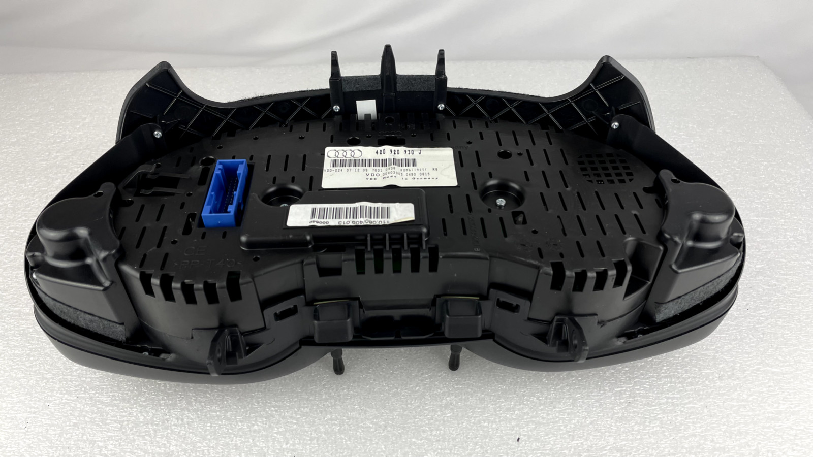 Audi R8 V10 350kmh Instrument Cluster 420920930J Km/h  OEM
