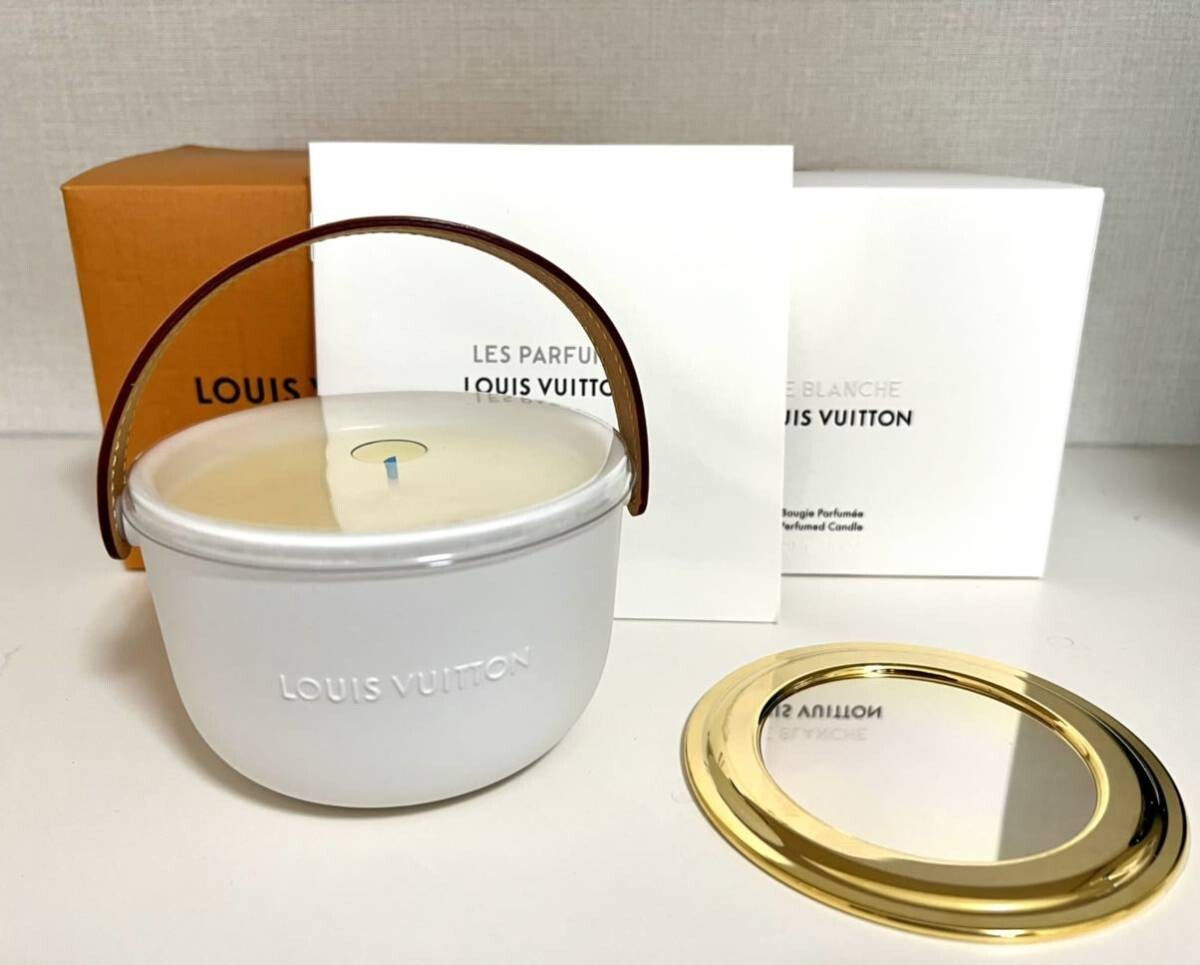 LOUIS VUITTON LE BLANCHE medium candle Scented Leather