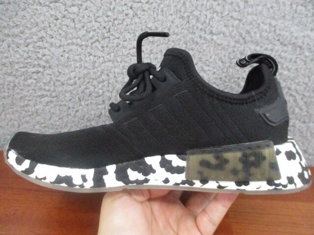 adidas gazelle silver green womens Adidas Men's NMD_R1 Spectoo Grey Low Top Sneakers