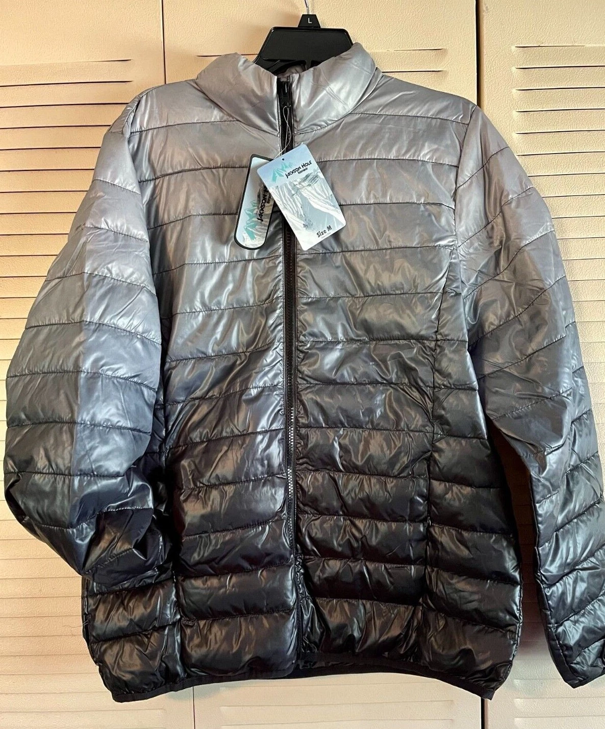 Jackson Hole Outerwear Mens Packable Puffer Jacket Ombre Black Med, Lg, XL
Opens in a new window or