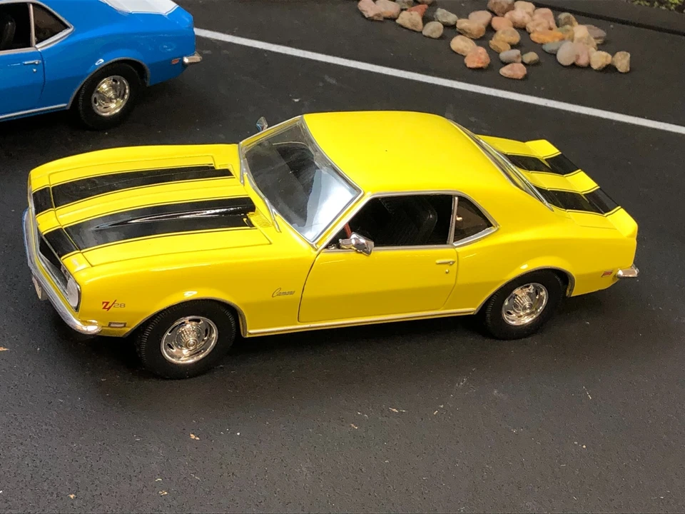 Chevrolet Camaro Z28 1968 fundido a presión Imperfect WELLY 1:24 AZUL/YLLW SIN CAJA COMO ESTÁ Foto 3 de 4