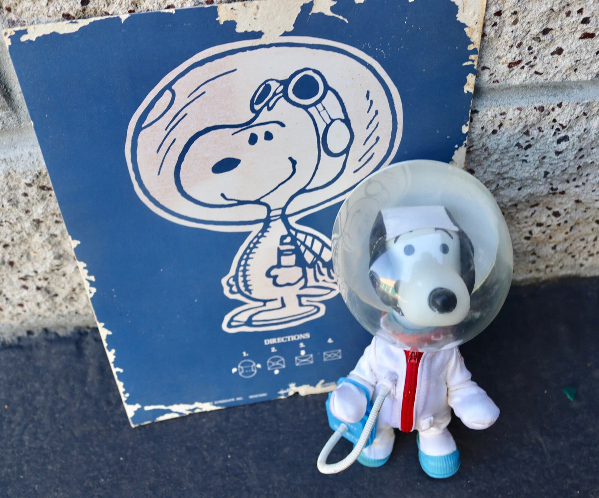Vintage Peanuts Snoopy Astronaut Space Suit Toy Action Figure Boots Safety  Pack | eBay