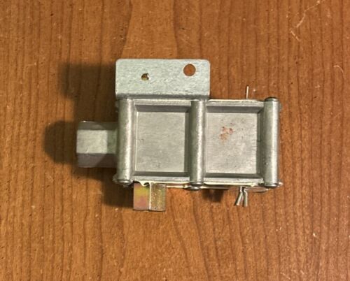 OEM Genuine GE Range Oven Gas Valve Assembly, Part #WB21T10001 - Picture 2 of 4