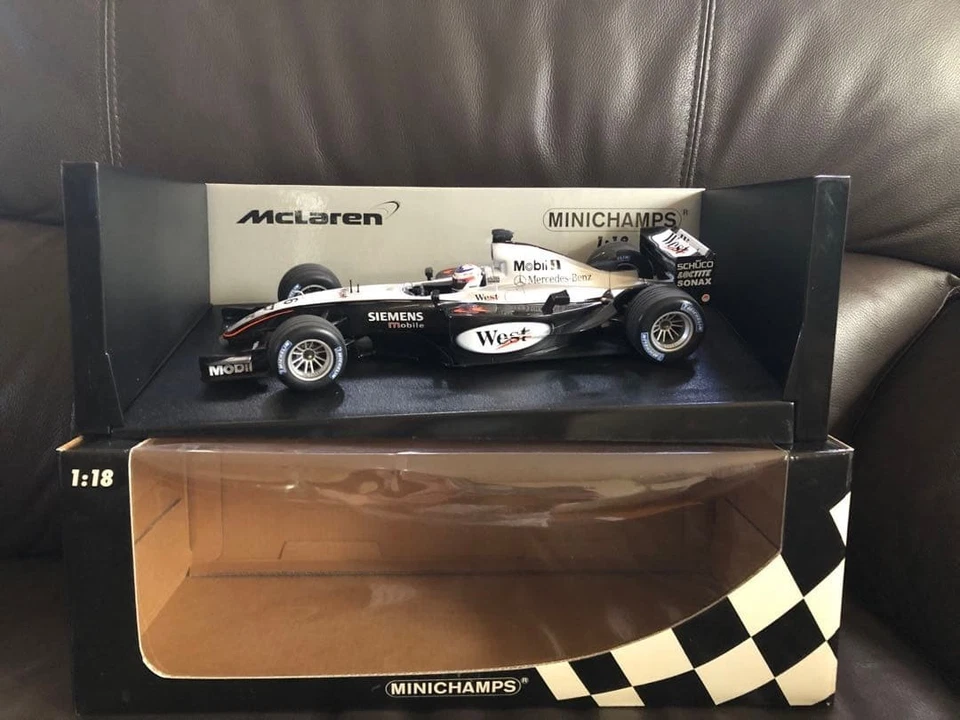 Modellino auto Minichamps 1/18 McLaren MP4-18 argento nero Kimi Raikkonen - Immagine 4 di 4