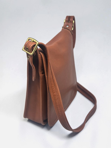 Coach Vintage Legacy Studio Flap British Tan Leather Brass Adjustable Bag Y2K