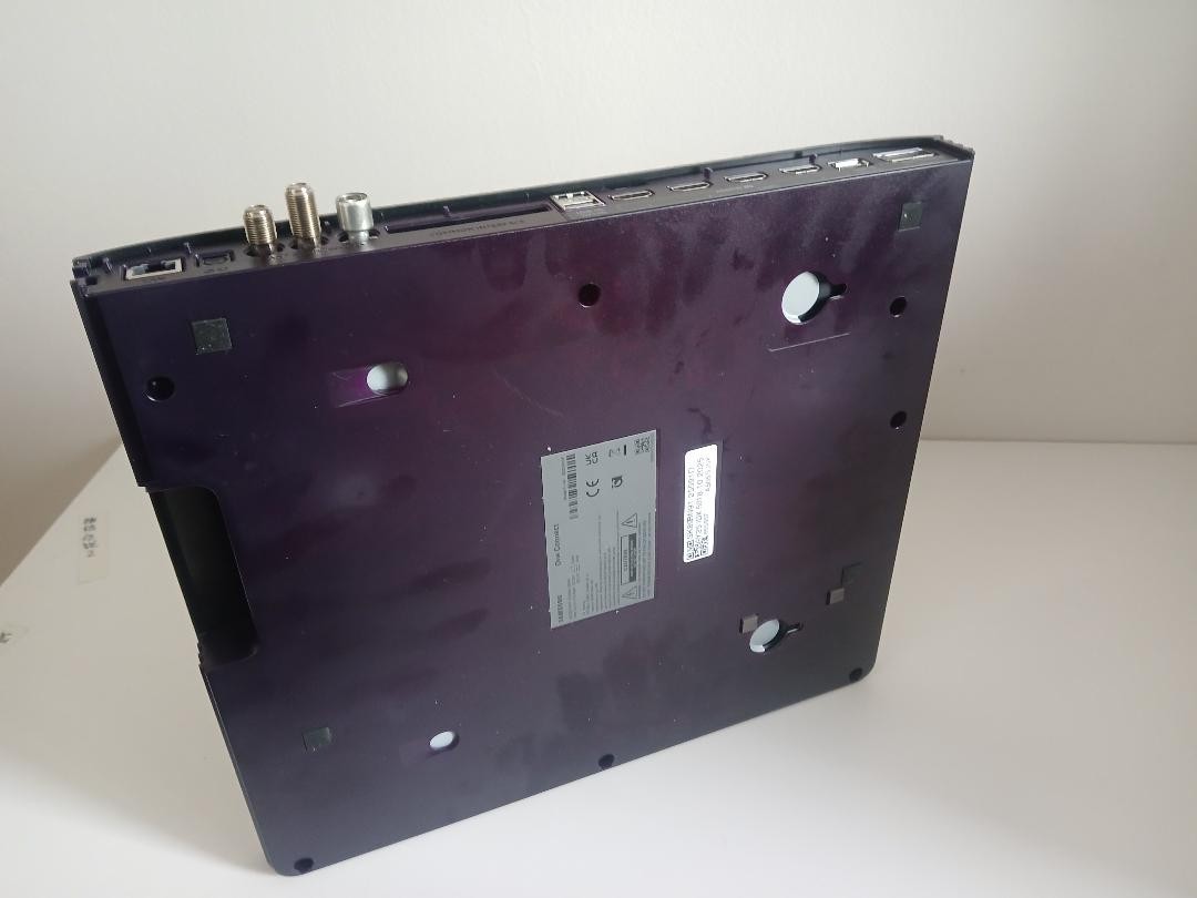 boitier One Connect Samsung smart TV OLED S95F foto 3