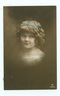 CLOSE UP-GIRL/CURLY HAIR-BLUE HEADBAND-PM1915-DRESS-RPPC-HAND-TINTED(#320-17)