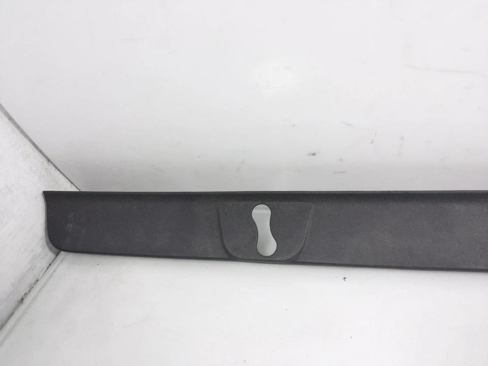 Placa de desgaste del umbral de la puerta del pasajero Mazda Rx-8 2004-2011 F151-68-730C-02 Foto 2 de 4