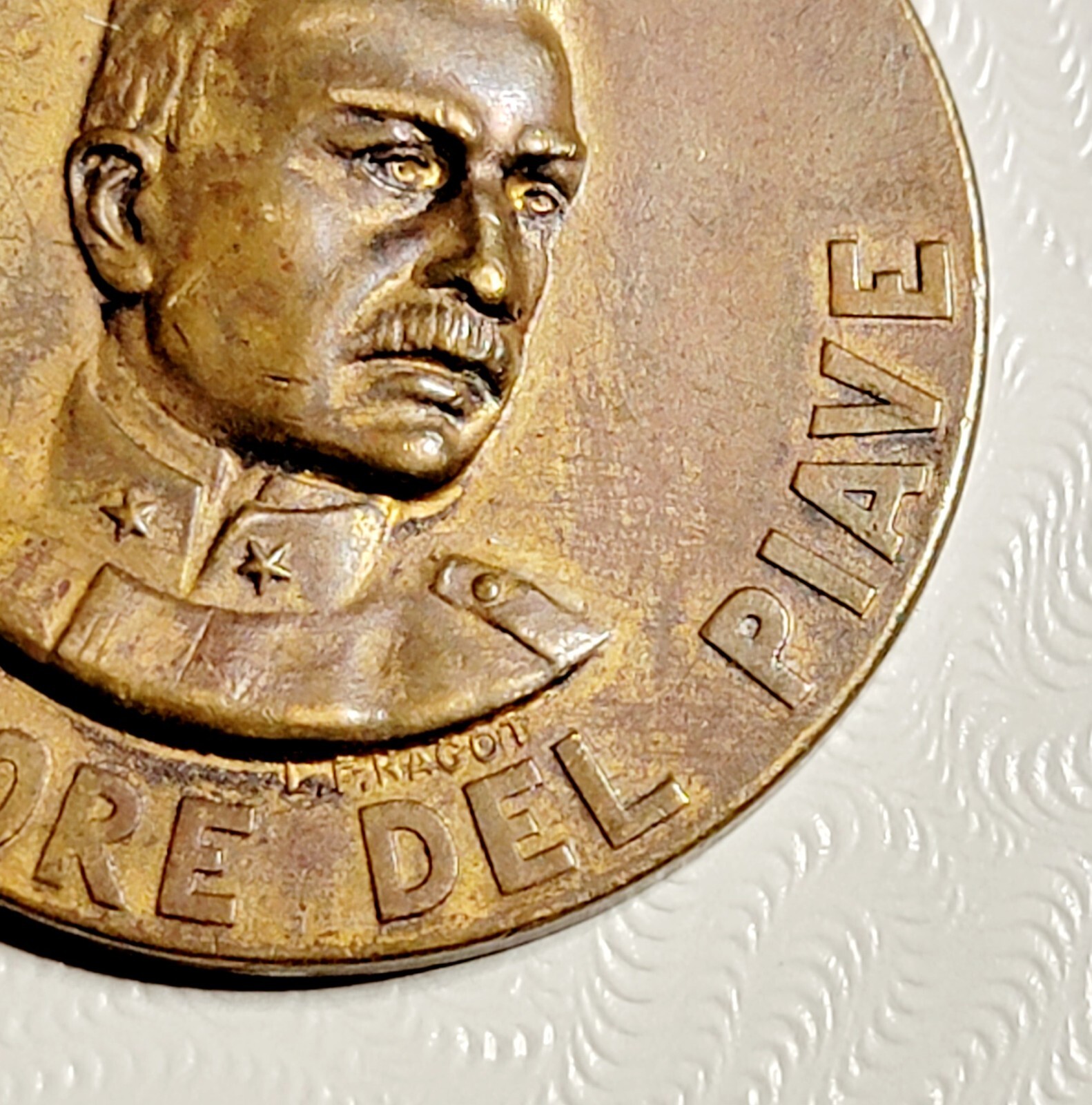 Vintage 1918 A. DIAZ IL VINCITORE DEL PIAVE Metal WATCH FOB