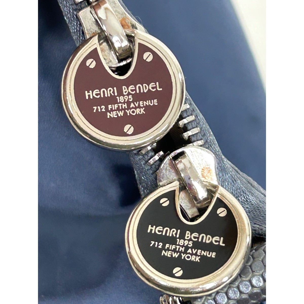 Henri Bendel Women display picture 1