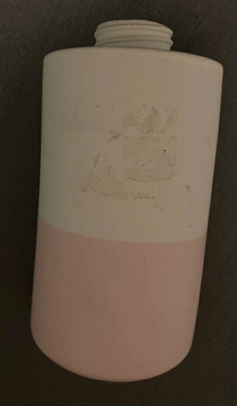 Dispensador de sabão Calvin Klein Home Gio bomba loção rosa e branco - Imagem 2 de 4