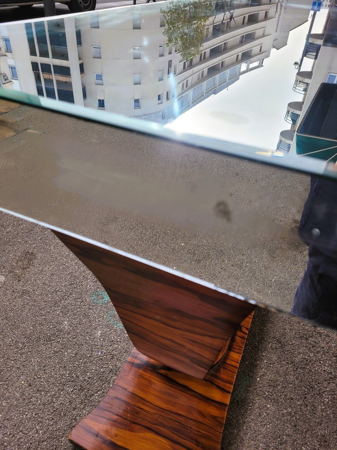 Picture 3 of 16