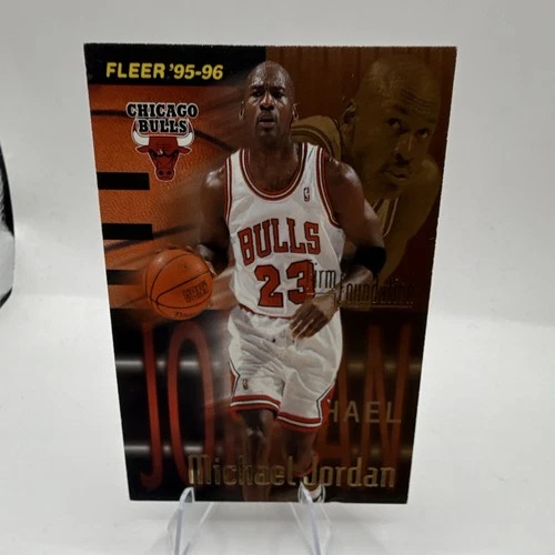 Fleer 1995-96 Base Set Michael Jordan #323 Chicago Bulls NBA Basketball Card