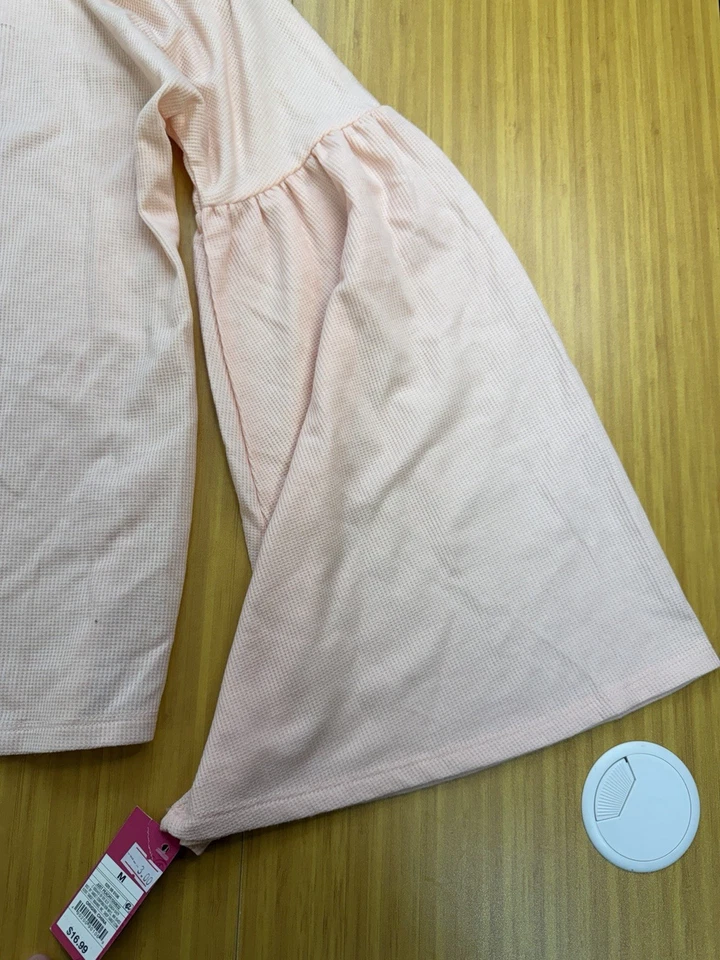 Ropa de dormir para mujer Xhilaration Just Peachy talla mediana pulóver manga campana Foto 2 de 4