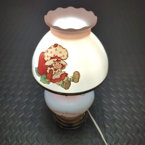 1981 Strawberry Shortcake Hurricane Lamp RARE VHTF