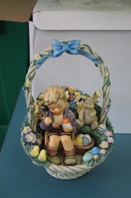 HUMMEL EASTER'S COMING HUM 2201 TMK-8 JOYS OF SPRING HUMMELSCAPE 1026-D DISPLAY