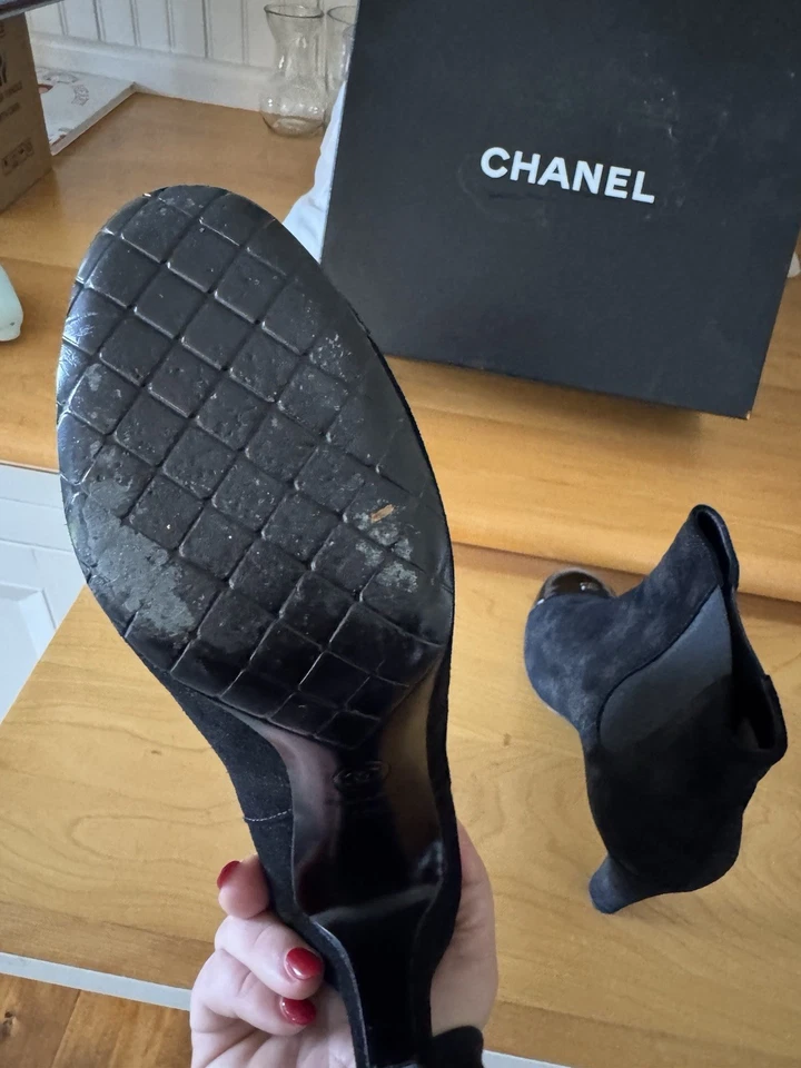 香奈儿 G28459Y05930 短黑色麂皮绒和漆皮短靴 41.5 — 第 4/4 张图片