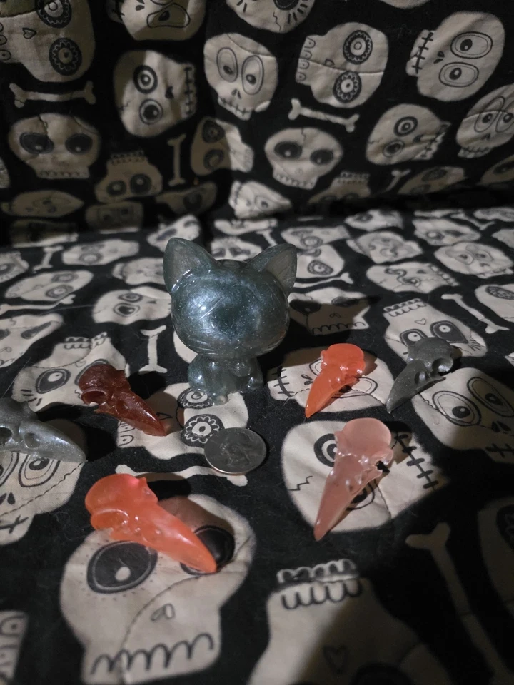 6 Resin Raven Skulls With 1 Resin Kitty Cat.  Home And Garden Decor.  The Kitty - Image 2 of 4