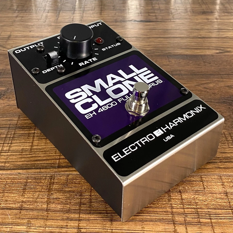 Pedal efecto para guitarra Electro-Harmonix EHX pequeño clon analógico coro Foto 3 de 4