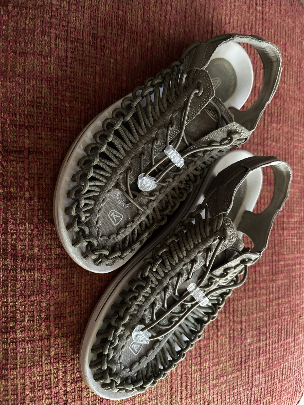 Sandali elastici Keen Uneek da uomo taglia 10 5 verde militare outdoor scarpe da trekking 10 1 2