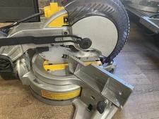 DEWALT DWS713 -15 Amp 5000 RPM 10" Single Bevel Compound Miter Saw - PPSKN
