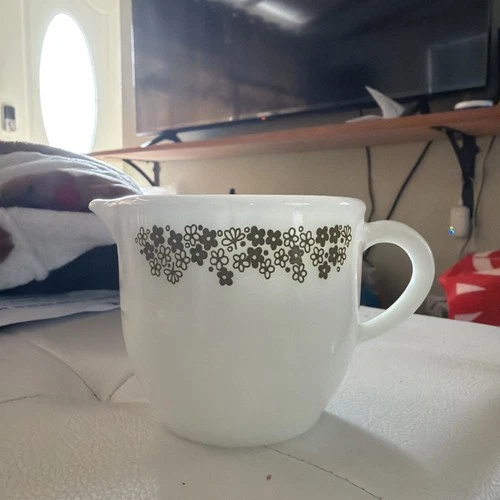 Vintage Tableware Pyrex Corelle Crazy Daisy Spring Blossom 722 Green Creamer