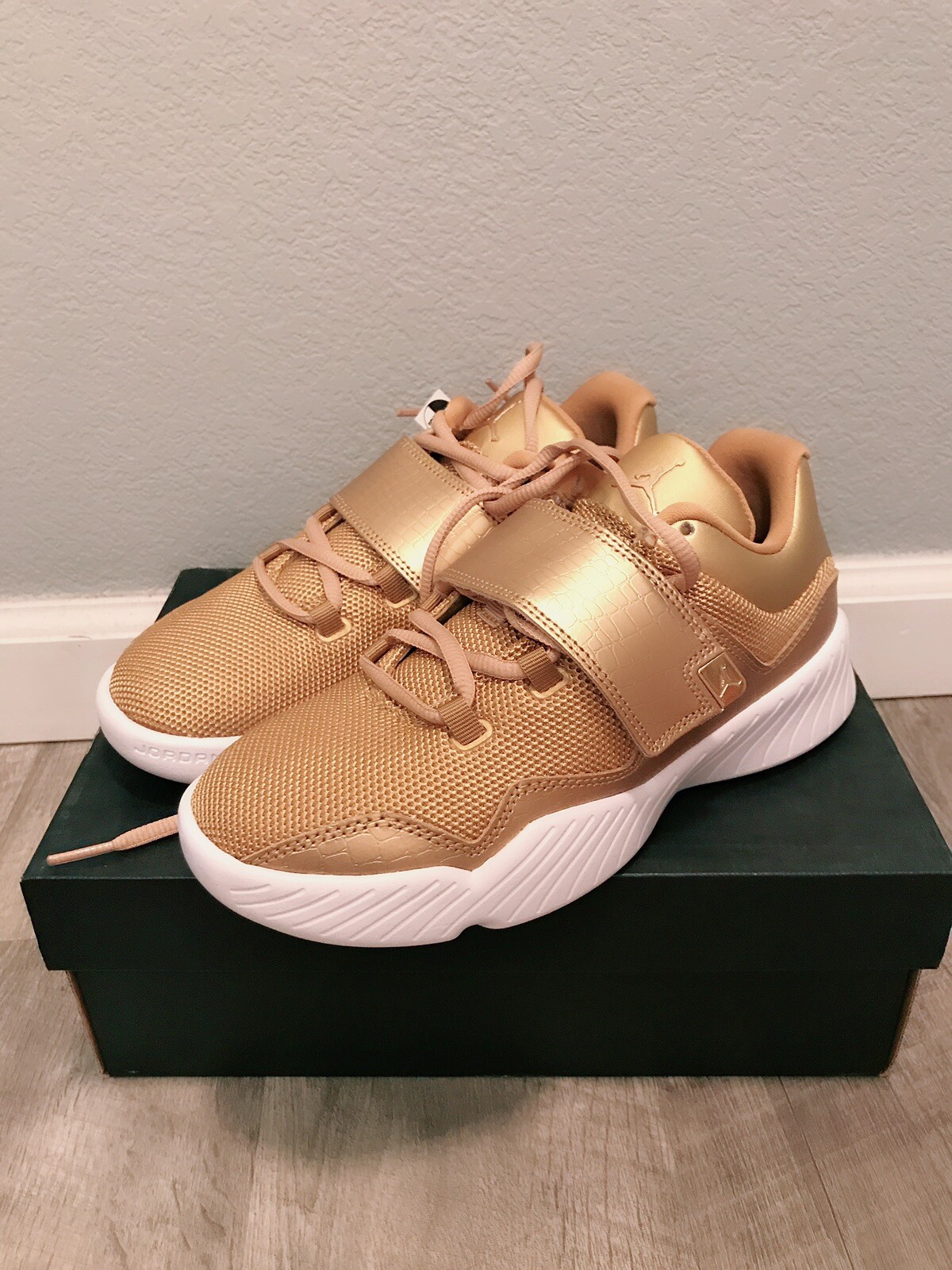 jordan j23 gold