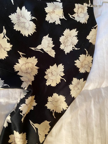 ESCADA VINTAGE PEPLUM COTTON BLAZER IN BLACK FLORAL PRINT IN WHITE 38 WEST GERMA - Picture 4 of 12