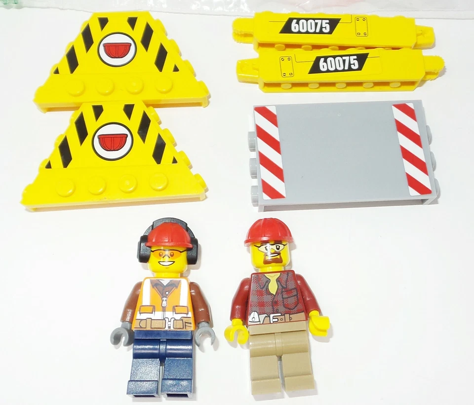 Lego City Construction 60075 - Excavator and Truck - COMPLETE w/ 3 Manuals - Image 2 of 4