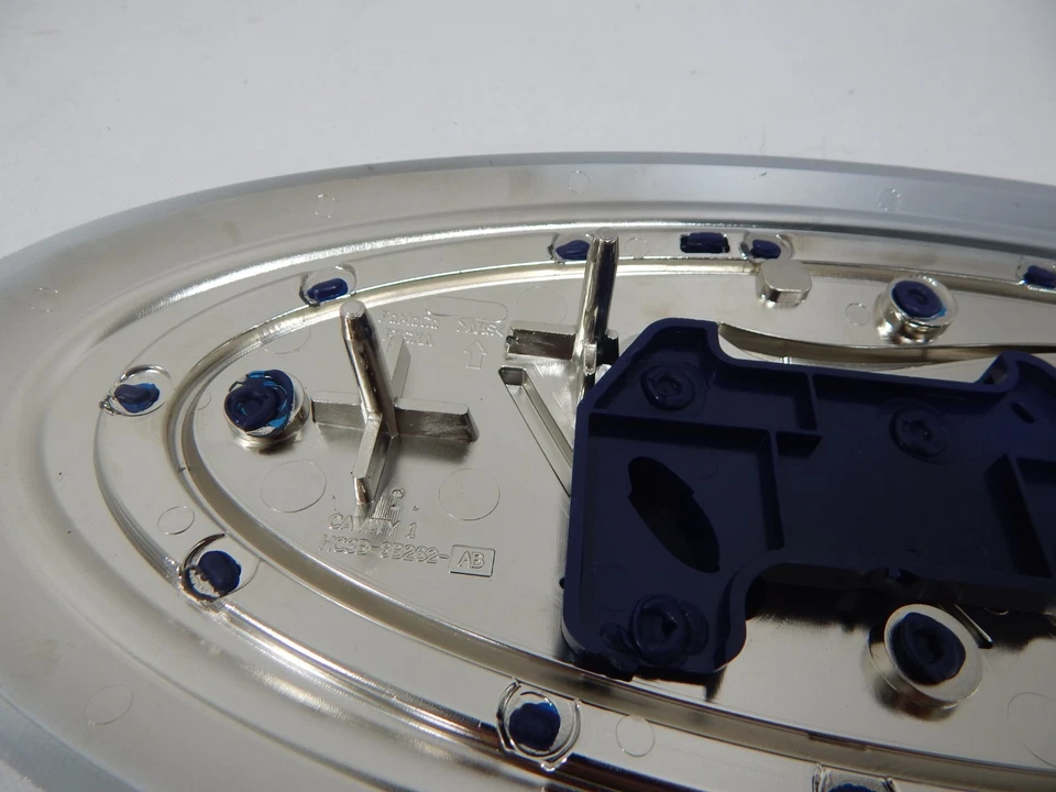 New OEM 2017-2022 Ford F-250 F350 450 550 600 Super Duty Grill Emblem w/o Camera - Image 4 of 4