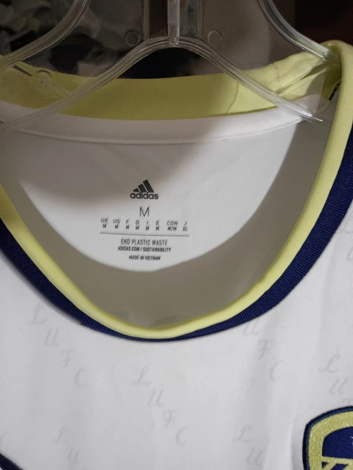 ADIDAS LEEDS UNITED 2022/2023 HOME FOOTBALL SOCCER JERSEY SIZE M - Image 4 of 4