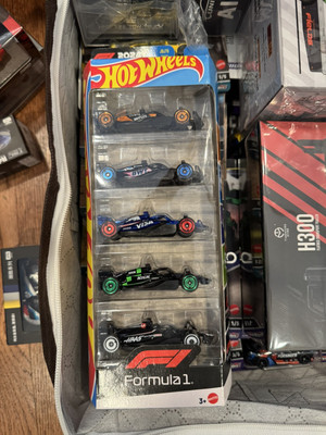Hot Wheels NEW 2025 5 Pack F1 Formula 1 Series Five F1 Cars! Ready to Ship!