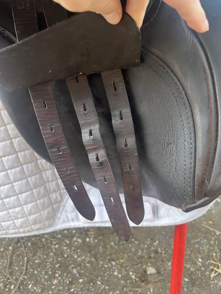 17.5’’ Brown Lovatt Ricketts GP Saddle - 8 inch D-D - Image 3 of 4