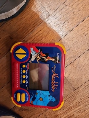 Rare HTF Vintage 1990 Tiger Electronics Disney's Aladdin Handheld