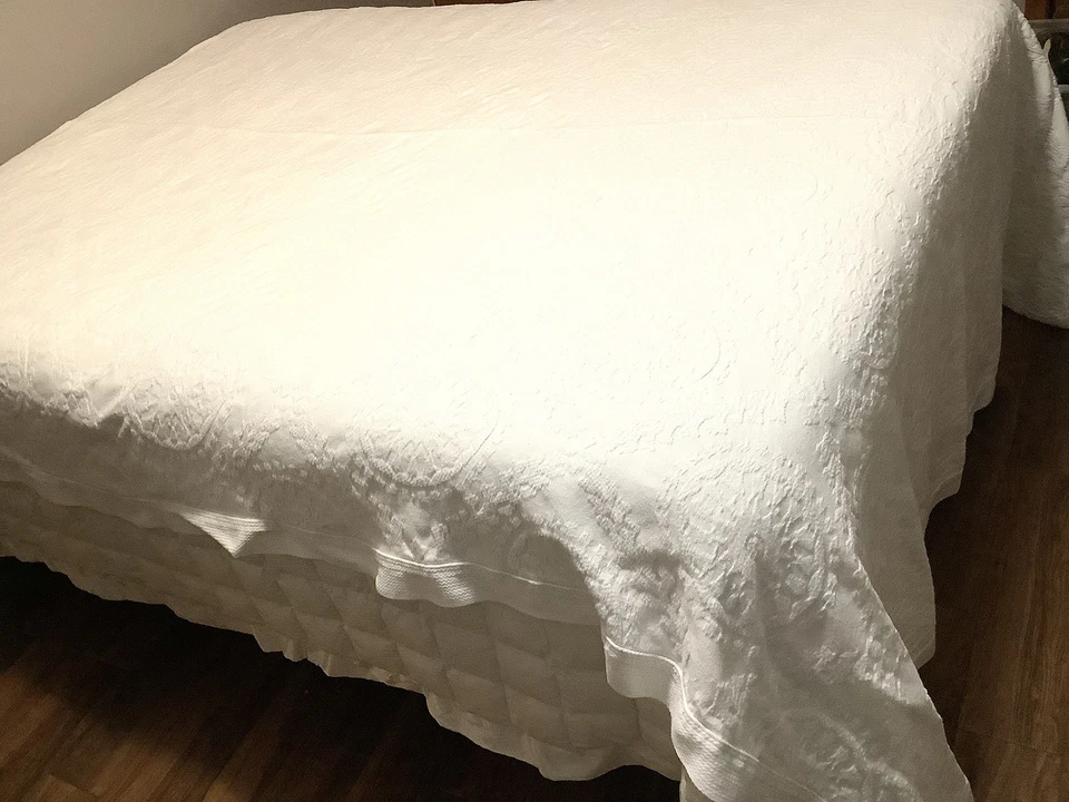 Martha Stewart Matelasse 象牙色 床罩 全 81 X 114 — 第 3/4 张图片