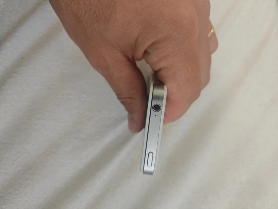 Apple iPhone 4 A1332 8gb Bianco White 3825 - Immagine 4 di 4