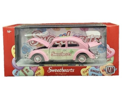 M2 Machines 2026 Sweethearts Candies Pink 1952 VW Beetle Deluxe Model 1:24 Scale