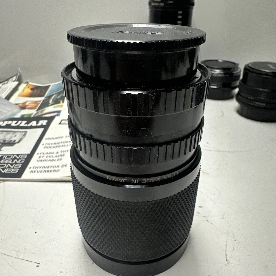 Cuerpo de cámara fotográfica Konica FS-1 35 mm SLR, flash Vivitar 2800 con 4 lentes y estuche Foto 4 de 4