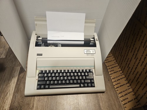 Nakajima WPT-150 Portable Electronic Typewriter. Tested Working Great - Picture 2 of 17
