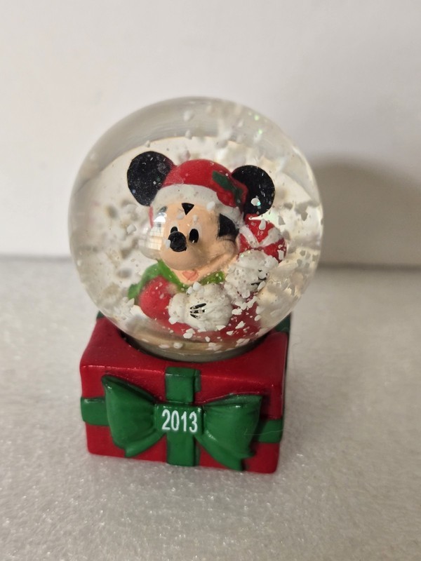Disney JC Penney 2013 Mickey Mouse Christmas Snow Globe