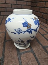 Vintage Vienna Woods Fine China Mann Japan Blue & White Floral Vase
