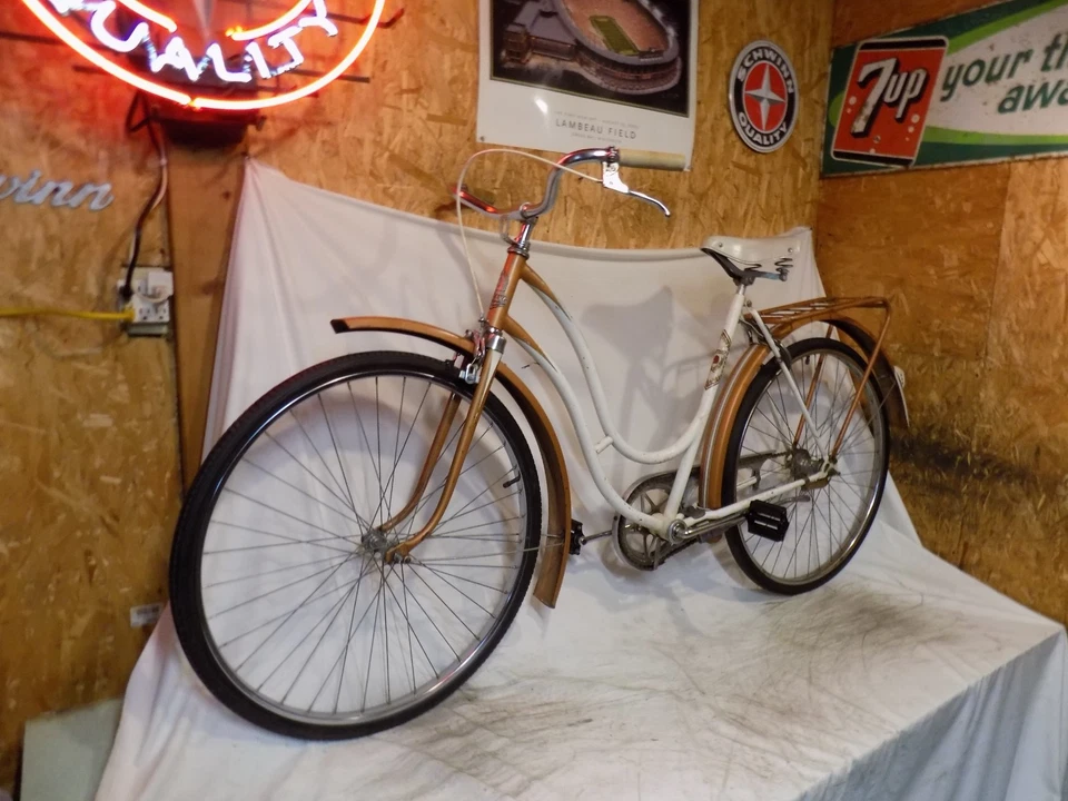 VINTAGE AB TRELLEBORG MUSTANG LADIES ROAD CRUISER BICYCLE 69 FORD CYCLE LOCK 28" - Image 3 of 4
