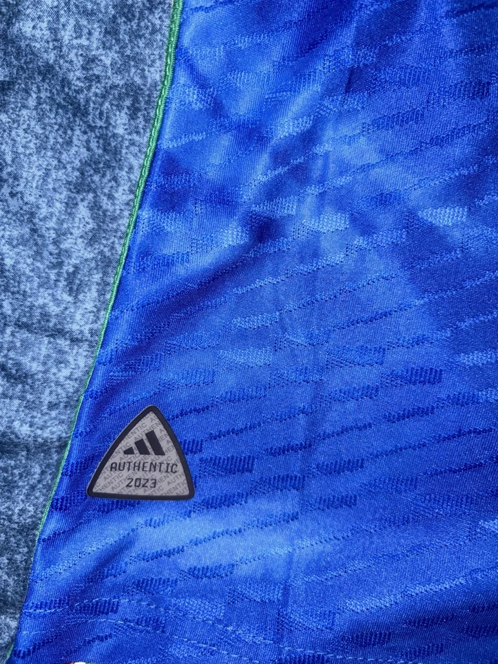 ADIDAS HOMBRE ITALIA 2023/24 AUTÉNTICO LOCAL JERSEY AZUL Foto 2 de 4