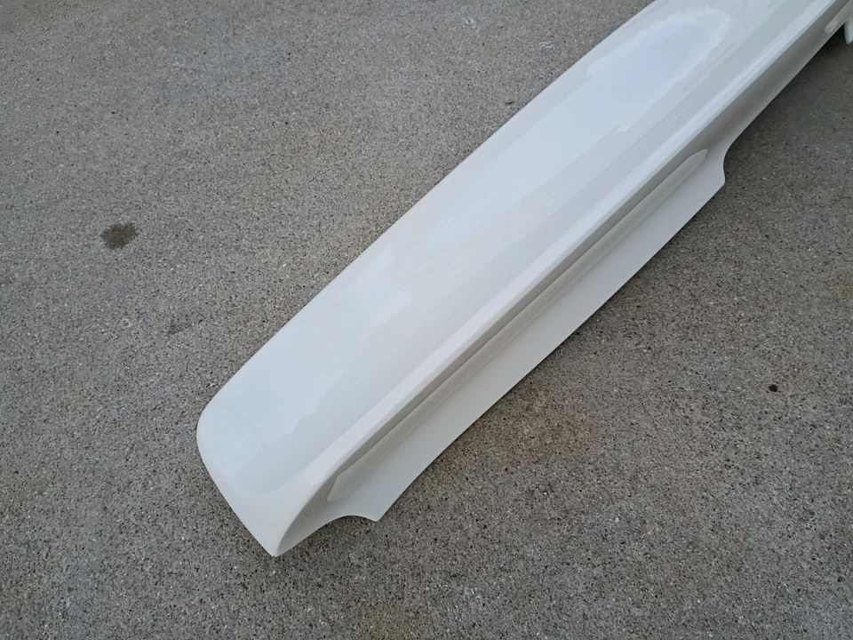 Alerón trasero blanco Chevy Monte Carlo LT SS 2006 2007  Foto 2 de 4