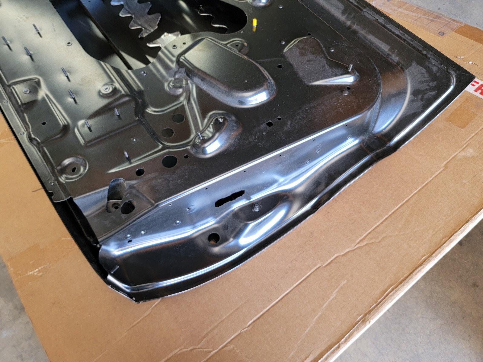 ASTON MARTIN PASSENGER RIGHT SIDE DOOR PANEL OEM MY8320122BE