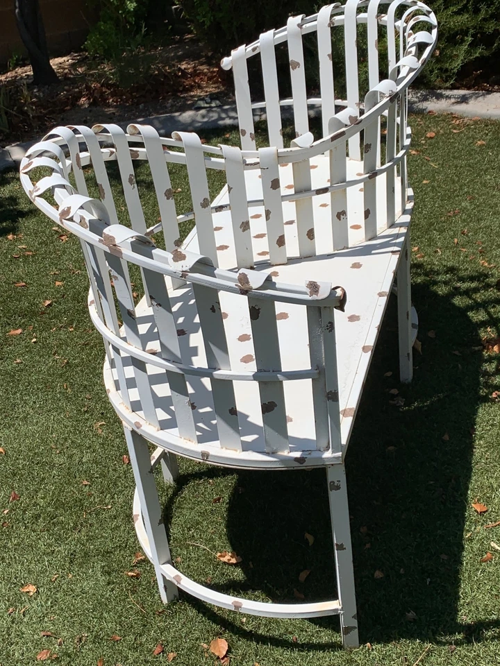 Metal Garden Courting Bench Seat Chair Outdoor Furniture Pickup N Las Vegas NV  - Image 4 of 4