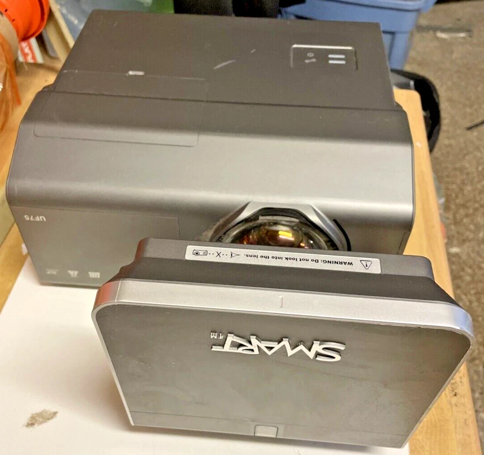 Smart UF75 DLP Projector Ultra Short-Throw 2500 ANSI  HDMI.  Working As-Is - Image 2 of 4