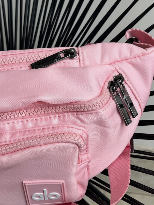 Alo Yoga Explorer Belt Bag Pink Crossbody Fanny Pack Waist Travel